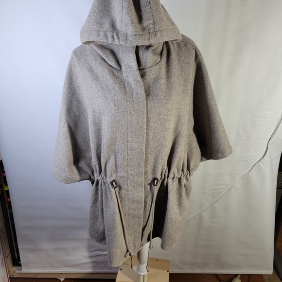 Eddie Bauer Womans Wool Blend Poncho/Cape Side snaps One size fits most Full Zip - Picture 14 of 16